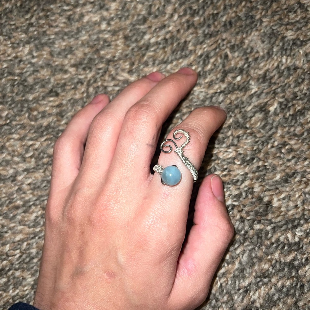 Size 6, adjustable handmade wire ring, blue-ish/grey with silver band